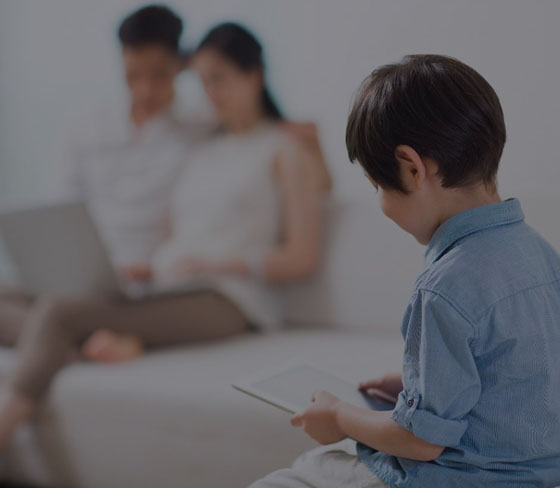 12歲少年玩手機致頸椎提前衰老三十歲！